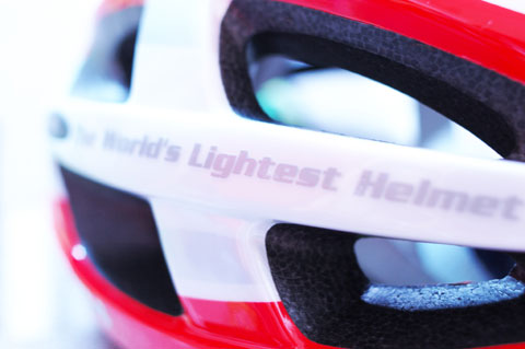 自称，「世界最軽量」ヘルメットのLIMAR PRO104。でも，本当に軽くて楽ちん。良いメットですよ～♪