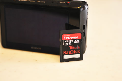 再発防止策として，TX10専用に16GBのSDを１枚購入しておきました（他にも買っちゃったんだけど・・・）