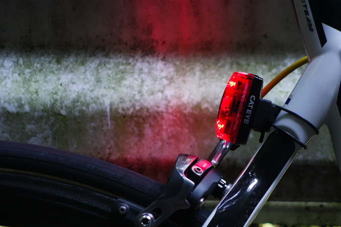 美品 Cateye 充電式自動点灯テールライト Rapid micro Auto