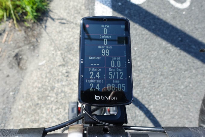 ダーク表示にすると長持ちするという噂もありますが、そんな小手先の工夫は不要です（＾＾）