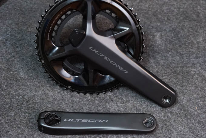 おぉ、落ち着いたマットブラックだ！