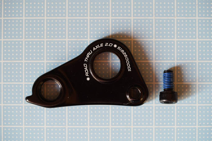 ROUBAIX号のディレイラハンガーはこんな形状です